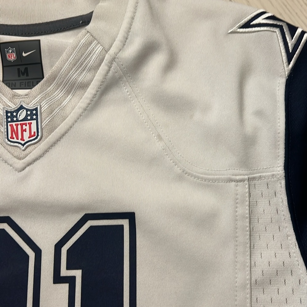 Dallas Cowboy Elliot Youth Jersey - Picture 5 of 6